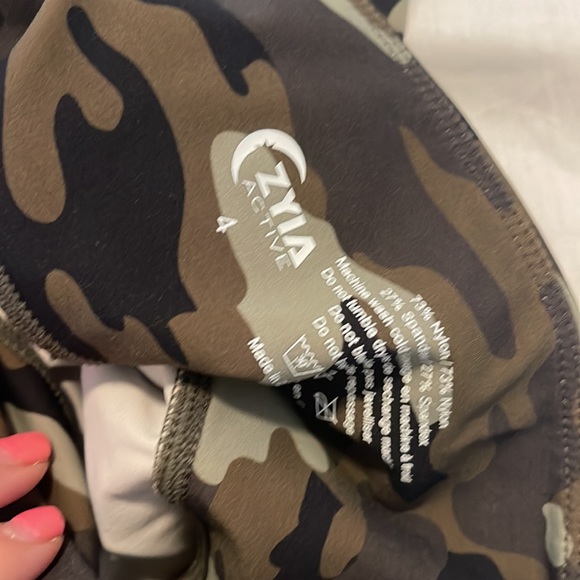 Capris Zyia - Picture 2 of 2